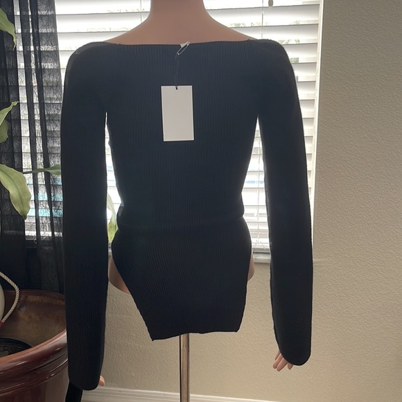 NWT KHAITE Maddy-inspired beautiful knit top women’s size Medium - Picture 3 of 3